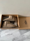 Classic mini snow boots
