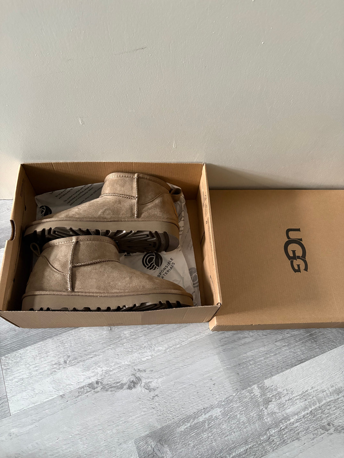 Classic mini snow boots