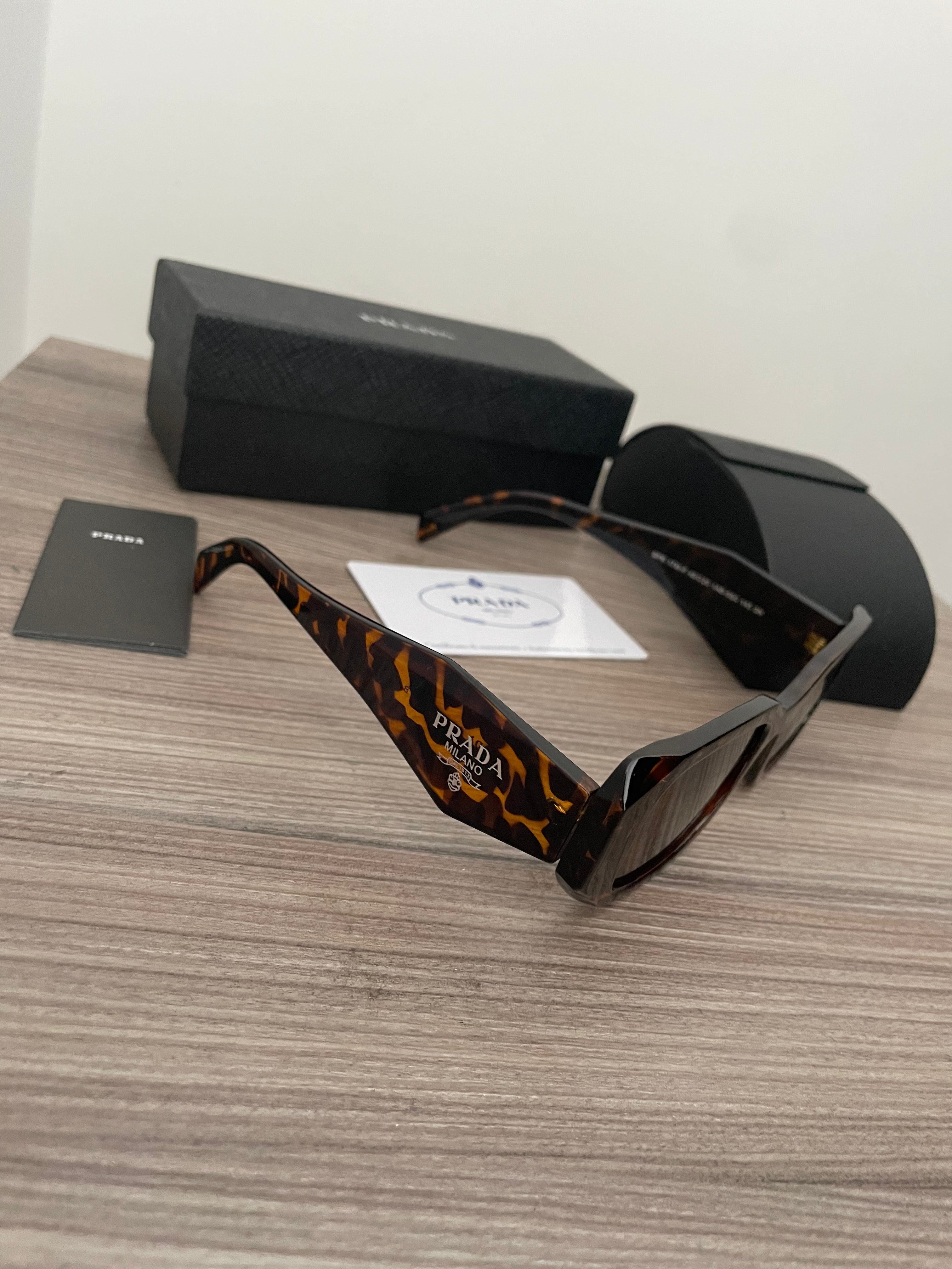 UNISEX SUNGLASSES