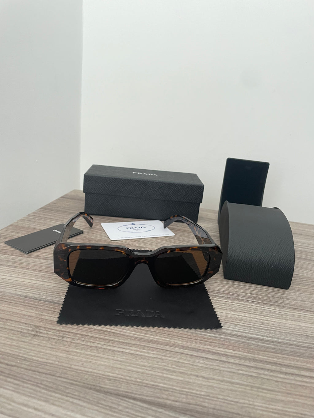 UNISEX SUNGLASSES