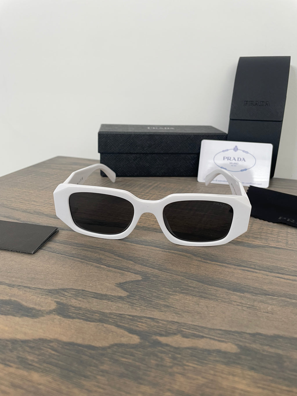 UNISEX SUNGLASSES