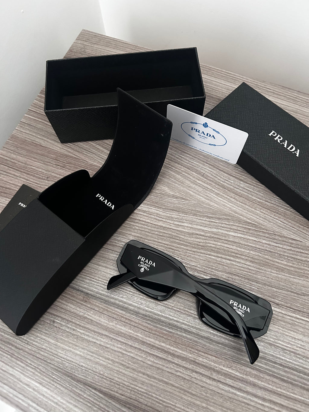 UNISEX SUNGLASSES